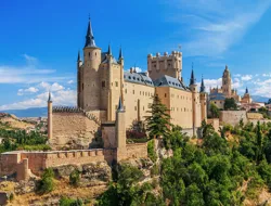 From Madrid: Toledo and Segovia Full-Day Tour